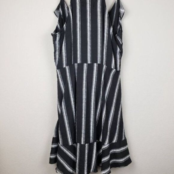 Altar’d State Ruffled Faux Wrap Striped Dress Size Large - Picture 4 of 9